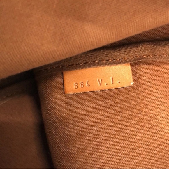 Louis Vuitton Saumur 35 - Picture 5 of 12